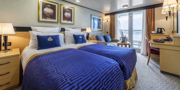 CUNARD Queen Elizabeth BA 1.jpg